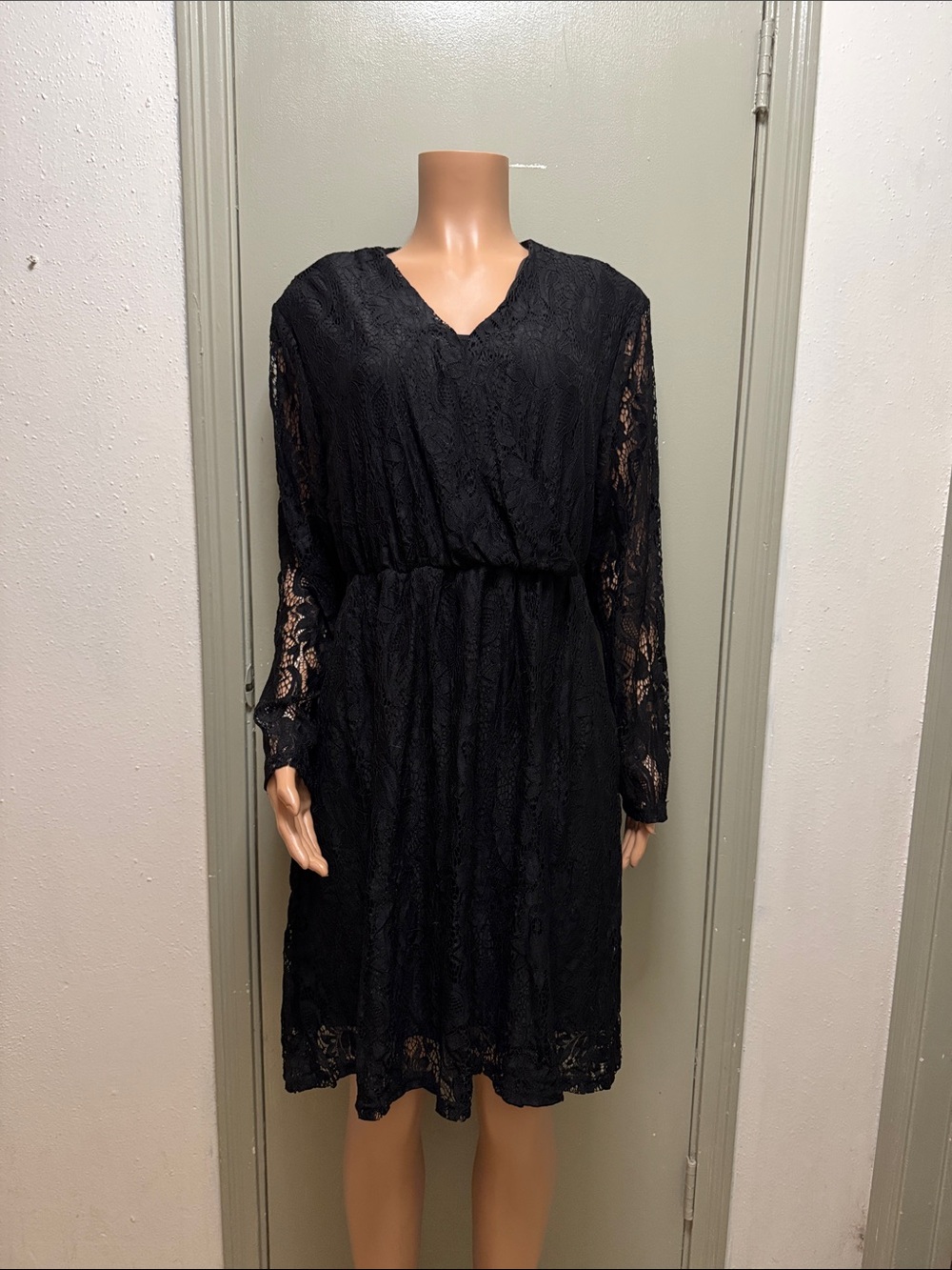 Black Lace Long-Sleeve Women’s Dress